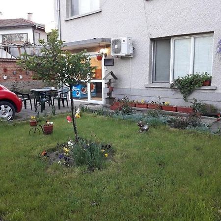 Владимировата Къща Kalofer Exterior photo